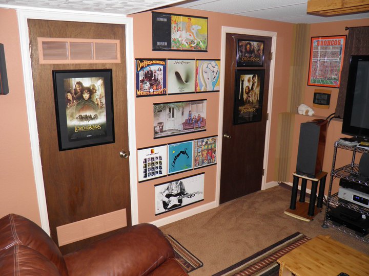 12_home_theatre_wall_display_with_record_album_frames_1